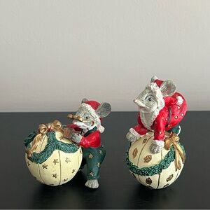 Dezine Holly Jolly Mouse Christmas Figurines Vintage 1993